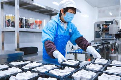 黄山区芋头丰收季 企业加工忙，食品开发创新潮